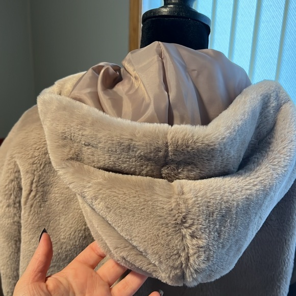 Nine West faux fur jacket - size M NWT - Picture 5 of 10